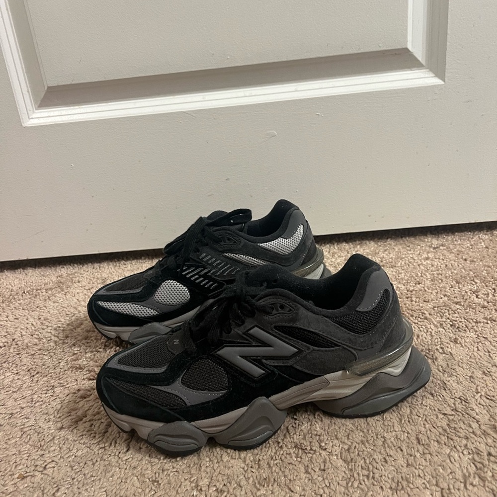 New Balance Black and Silver Athletic Shoes